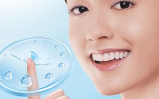 如何戴隐形眼镜，如何戴隐形眼镜视频教学