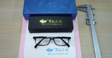 什么牌子的近视镜薄，什么牌子的镜片防控近视最好呢
